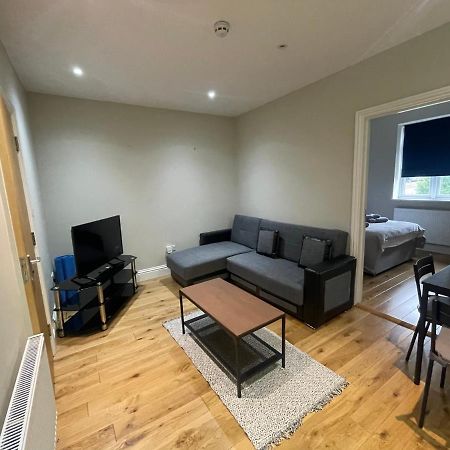 Lovely 1 Bedroom Apartment With On Street Parking Londres Extérieur photo