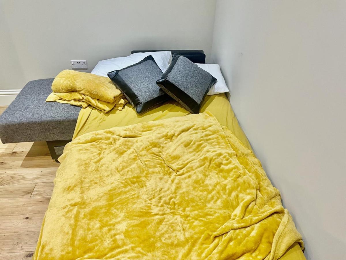 Lovely 1 Bedroom Apartment With On Street Parking Londres Extérieur photo