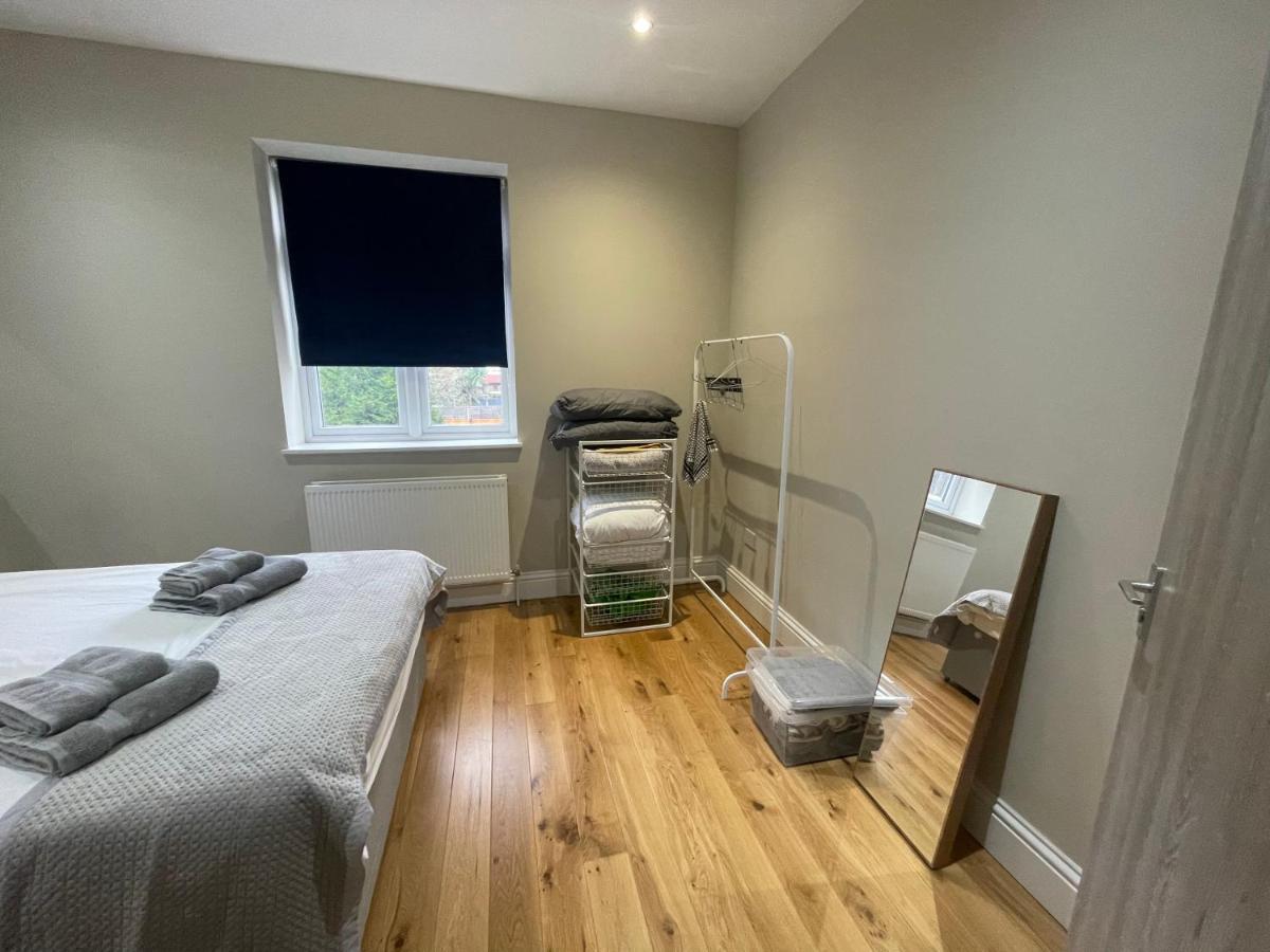 Lovely 1 Bedroom Apartment With On Street Parking Londres Extérieur photo