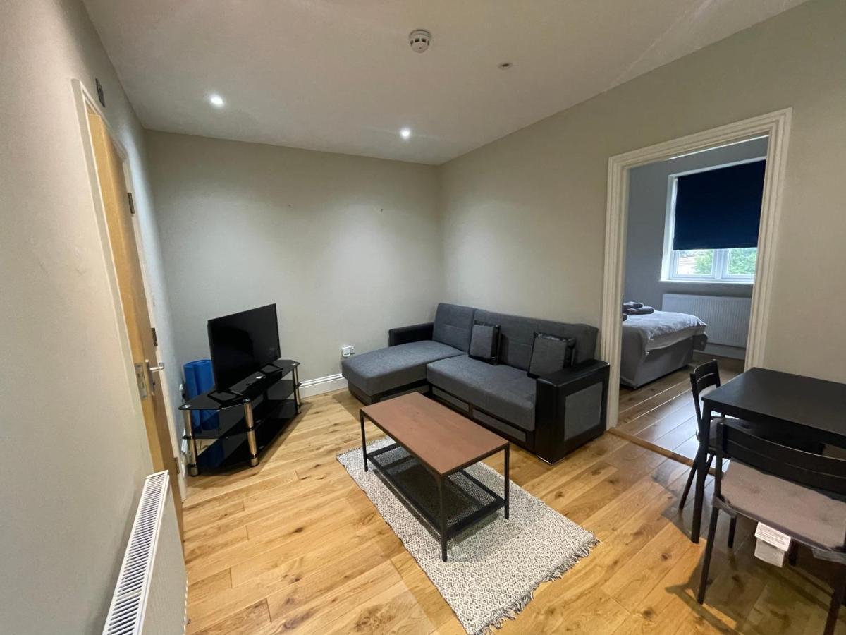 Lovely 1 Bedroom Apartment With On Street Parking Londres Extérieur photo